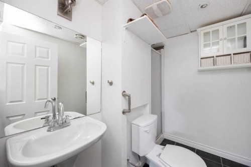 105 Farrell Cove, Fort Mcmurray, AB - Indoor Photo Showing Bathroom