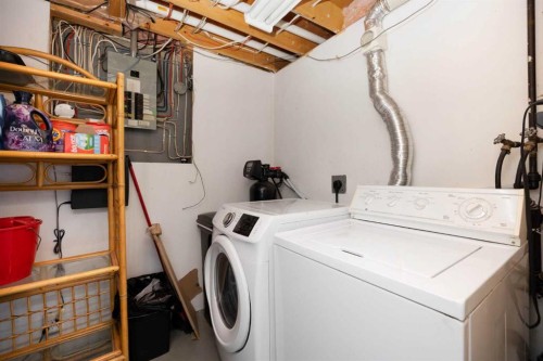 105 Farrell Cove, Fort Mcmurray, AB - Indoor Photo Showing Laundry Room
