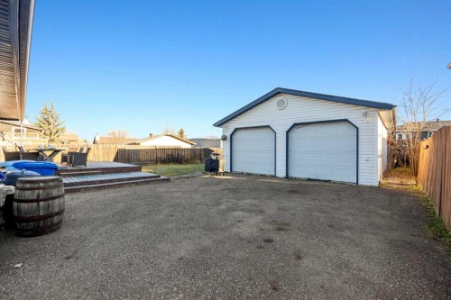 105 Farrell Cove, Fort Mcmurray, AB - Outdoor With Exterior