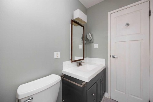 106 Hilltop Crescent, Fort Mcmurray, AB - Indoor Photo Showing Bathroom