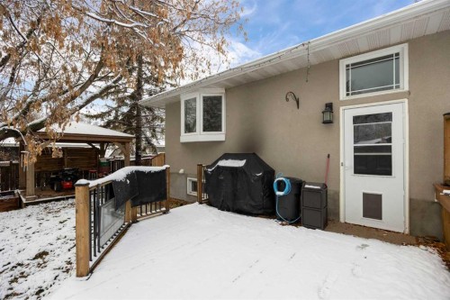 106 Hilltop Crescent, Fort Mcmurray, AB - Outdoor With Exterior