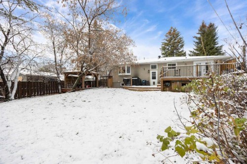 106 Hilltop Crescent, Fort Mcmurray, AB - Outdoor