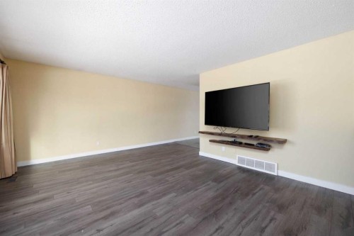 106 Hilltop Crescent, Fort Mcmurray, AB - Indoor Photo Showing Other Room