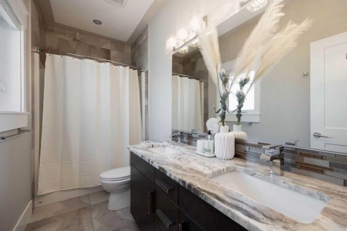 485 Walnut Crescent, Fort Mcmurray, AB - Indoor Photo Showing Bathroom