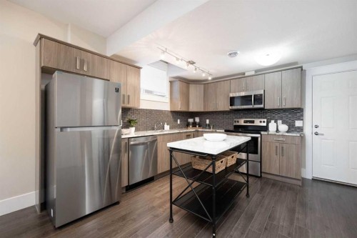 485 Walnut Crescent, Fort Mcmurray, AB - Indoor Photo Showing Kitchen With Stainless Steel Kitchen With Double Sink