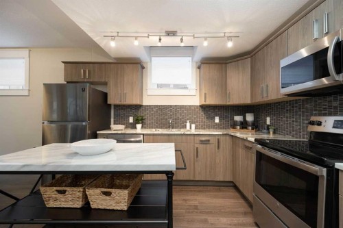 485 Walnut Crescent, Fort Mcmurray, AB - Indoor Photo Showing Kitchen With Stainless Steel Kitchen With Upgraded Kitchen