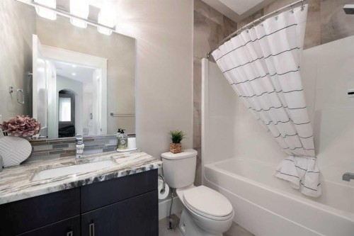 485 Walnut Crescent, Fort Mcmurray, AB - Indoor Photo Showing Bathroom