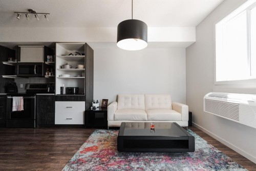 402-8106 Fraser Avenue, Fort Mcmurray, AB - Indoor Photo Showing Living Room