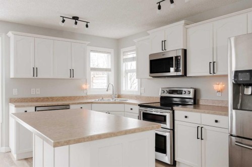 217 Archibald Close, Fort Mcmurray, AB - Indoor Photo Showing Kitchen With Stainless Steel Kitchen