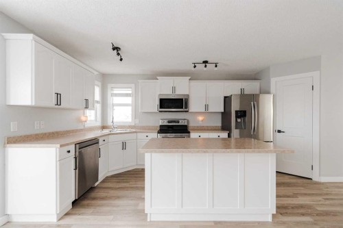 217 Archibald Close, Fort Mcmurray, AB - Indoor Photo Showing Kitchen With Stainless Steel Kitchen With Double Sink