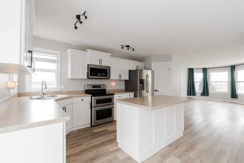 217 Archibald Close, Fort Mcmurray, AB - Indoor Photo Showing Kitchen With Stainless Steel Kitchen With Double Sink
