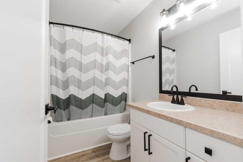 217 Archibald Close, Fort Mcmurray, AB - Indoor Photo Showing Bathroom