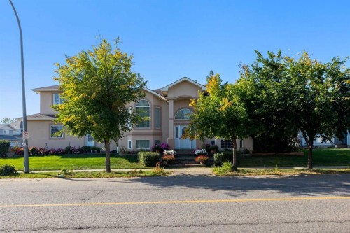 179 Peterson Lane, Fort Mcmurray, AB - Outdoor With Facade