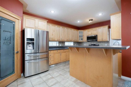 179 Peterson Lane, Fort Mcmurray, AB - Indoor Photo Showing Kitchen