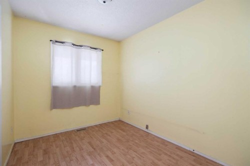 137 Parmenter Crescent, Fort Mcmurray, AB - Indoor Photo Showing Other Room