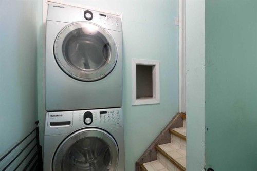 137 Parmenter Crescent, Fort Mcmurray, AB - Indoor Photo Showing Laundry Room