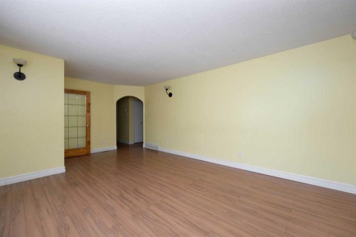 137 Parmenter Crescent, Fort Mcmurray, AB - Indoor Photo Showing Other Room
