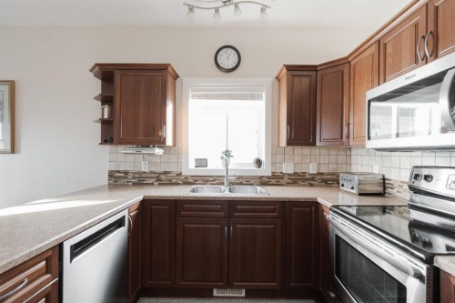 161 Chestnut Way, Fort Mcmurray, AB - Indoor Photo Showing Kitchen With Double Sink