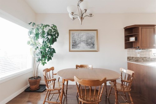 161 Chestnut Way, Fort Mcmurray, AB - Indoor Photo Showing Dining Room