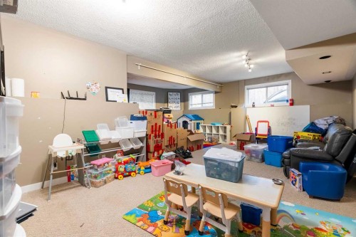 176 Bacon Place, Fort Mcmurray, AB - Indoor