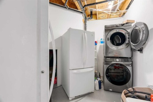 176 Bacon Place, Fort Mcmurray, AB - Indoor Photo Showing Laundry Room