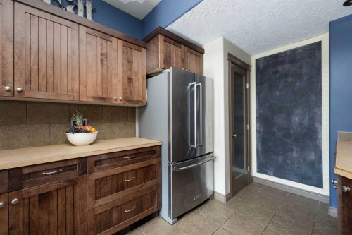 138 Mink Lane, Fort Mcmurray, AB - Indoor Photo Showing Kitchen