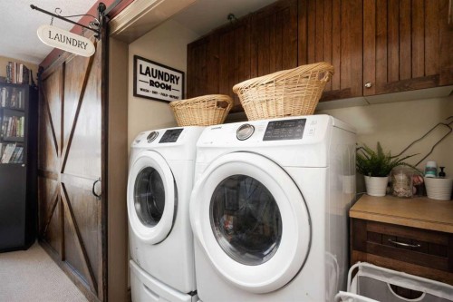 138 Mink Lane, Fort Mcmurray, AB - Indoor Photo Showing Laundry Room