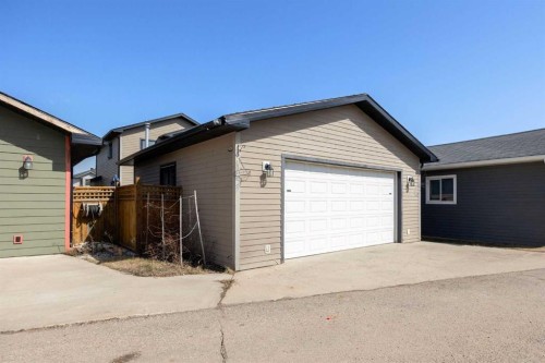 138 Mink Lane, Fort Mcmurray, AB - Outdoor With Exterior