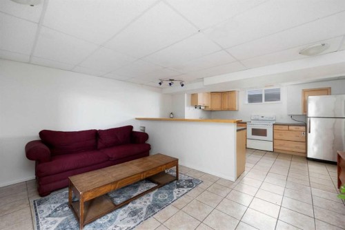 217 Bird Crescent, Fort Mcmurray, AB - Indoor Photo Showing Kitchen