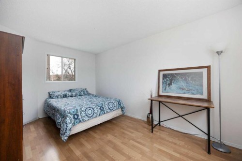 217 Bird Crescent, Fort Mcmurray, AB - Indoor Photo Showing Bedroom