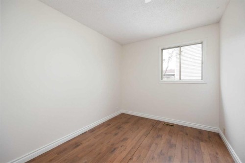 217 Bird Crescent, Fort Mcmurray, AB - Indoor Photo Showing Other Room