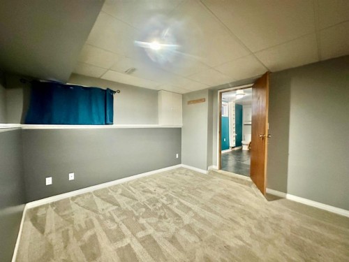 9111 100 St, Lac La Biche, AB - Indoor Photo Showing Other Room