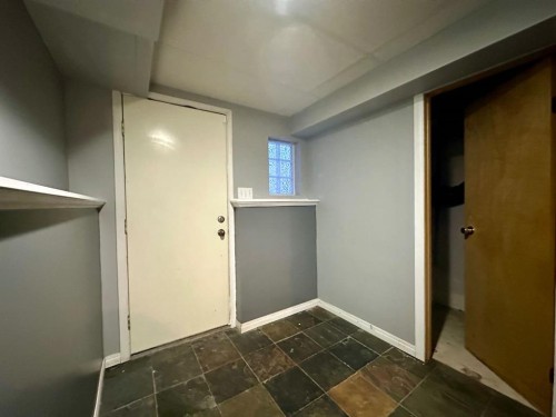 9111 100 St, Lac La Biche, AB - Indoor Photo Showing Other Room