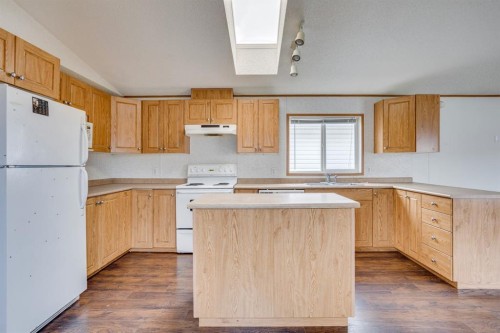 221 Mckinlay Crescent, Fort Mcmurray, AB - Indoor Photo Showing Kitchen With Double Sink