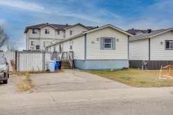 221 Mckinlay Crescent  Fort Mcmurray, AB T9K 2M8