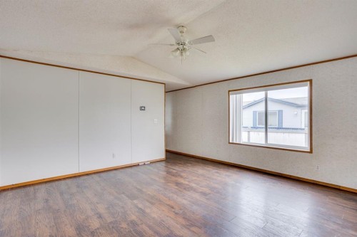 221 Mckinlay Crescent, Fort Mcmurray, AB - Indoor Photo Showing Other Room