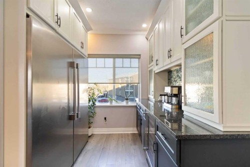 203-9918 Gordon Avenue, Fort Mcmurray, AB - Indoor Photo Showing Kitchen