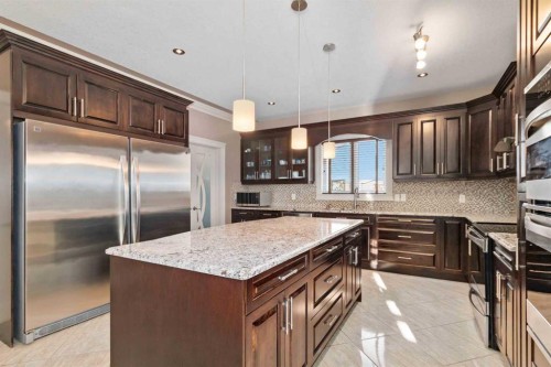 131 Falcon Green, Fort Mcmurray, AB - Indoor Photo Showing Kitchen With Stainless Steel Kitchen With Upgraded Kitchen