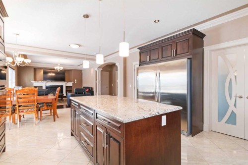 131 Falcon Green, Fort Mcmurray, AB - Indoor Photo Showing Kitchen With Upgraded Kitchen