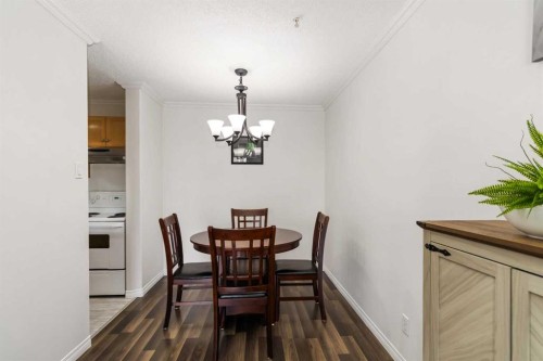 220-100 Richard Street, Fort Mcmurray, AB - Indoor Photo Showing Dining Room