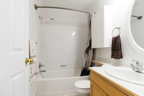 220-100 Richard Street, Fort Mcmurray, AB - Indoor Photo Showing Bathroom