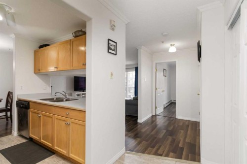 220-100 Richard Street, Fort Mcmurray, AB - Indoor