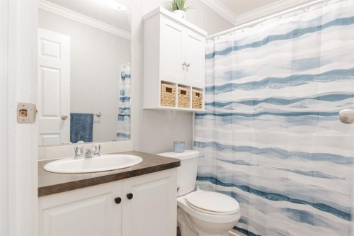 189 Grandview Crescent, Fort Mcmurray, AB - Indoor Photo Showing Bathroom