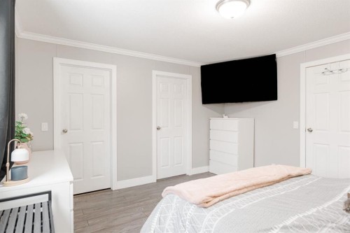 189 Grandview Crescent, Fort Mcmurray, AB - Indoor Photo Showing Bedroom
