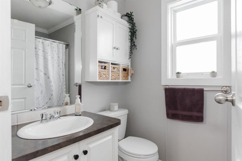189 Grandview Crescent, Fort Mcmurray, AB - Indoor Photo Showing Bathroom
