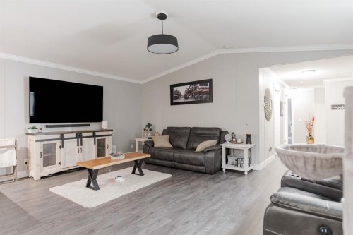 189 Grandview Crescent, Fort Mcmurray, AB - Indoor Photo Showing Living Room