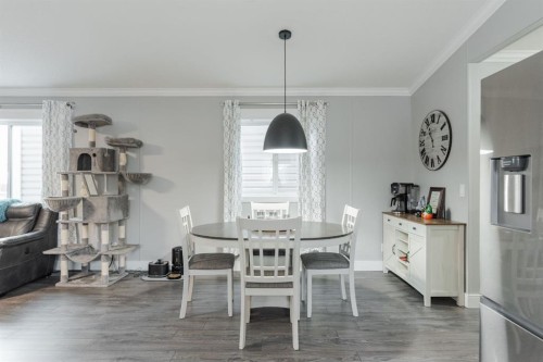 189 Grandview Crescent, Fort Mcmurray, AB - Indoor Photo Showing Dining Room