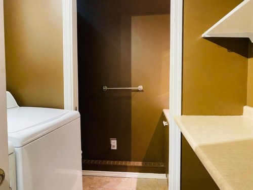 152 Clausen Crescent, Fort Mcmurray, AB - Indoor Photo Showing Other Room