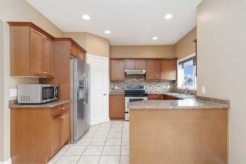 201 Grouse Way, Fort Mcmurray, AB - Indoor Photo Showing Kitchen