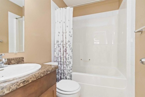 201 Grouse Way, Fort Mcmurray, AB - Indoor Photo Showing Bathroom